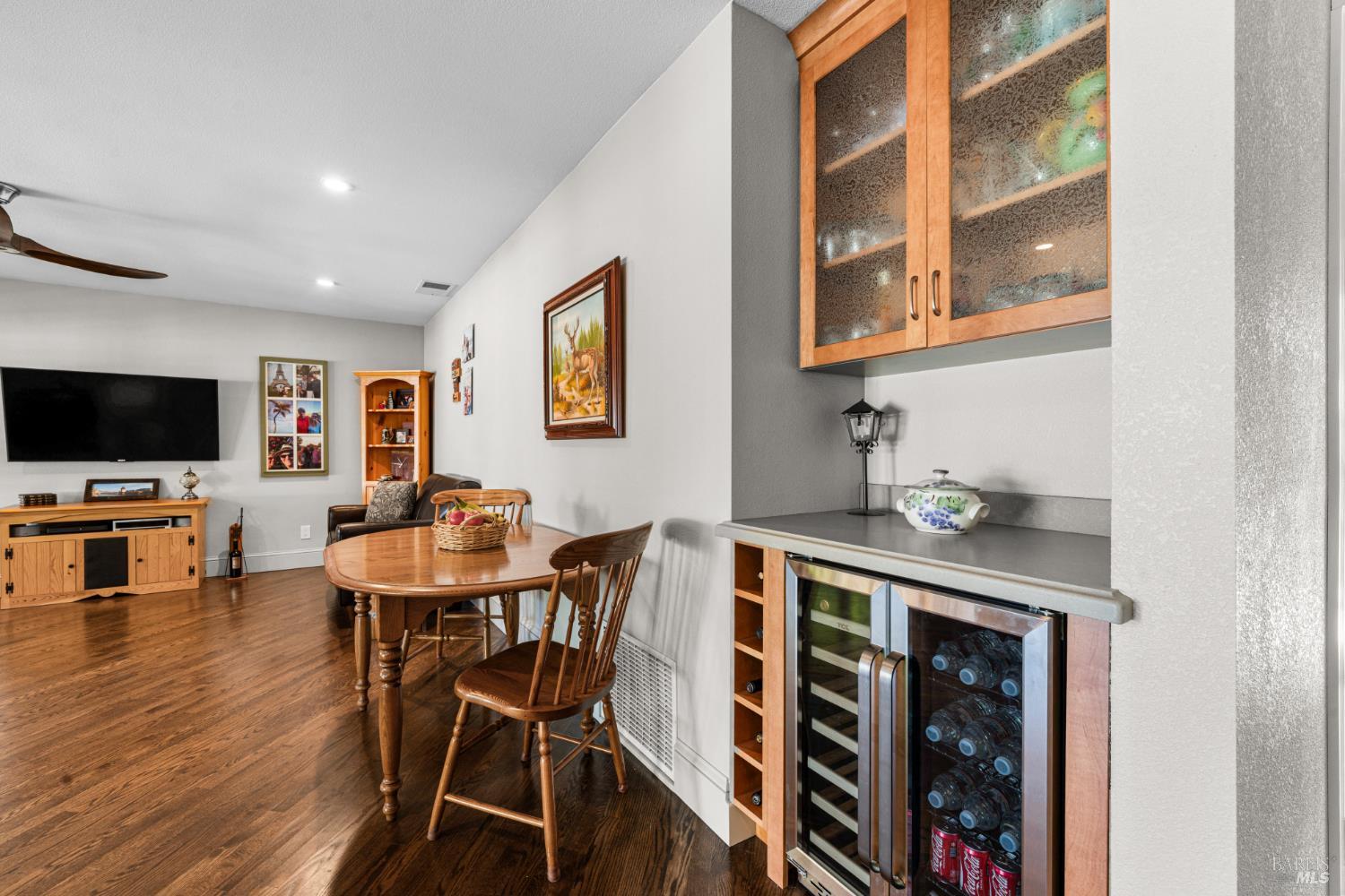 950 Emily Avenue Rohnert Park CA 94928