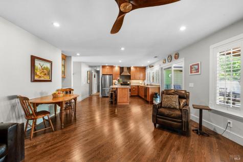 950 Emily Avenue Rohnert Park CA 94928