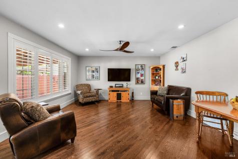 950 Emily Avenue Rohnert Park CA 94928