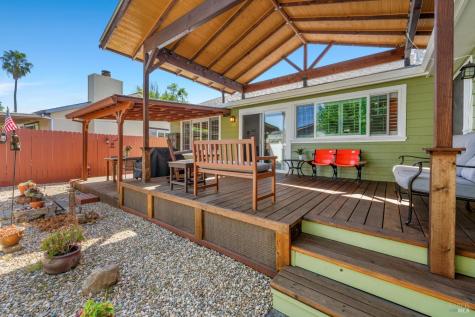 950 Emily Avenue Rohnert Park CA 94928