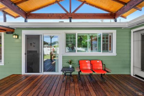 950 Emily Avenue Rohnert Park CA 94928