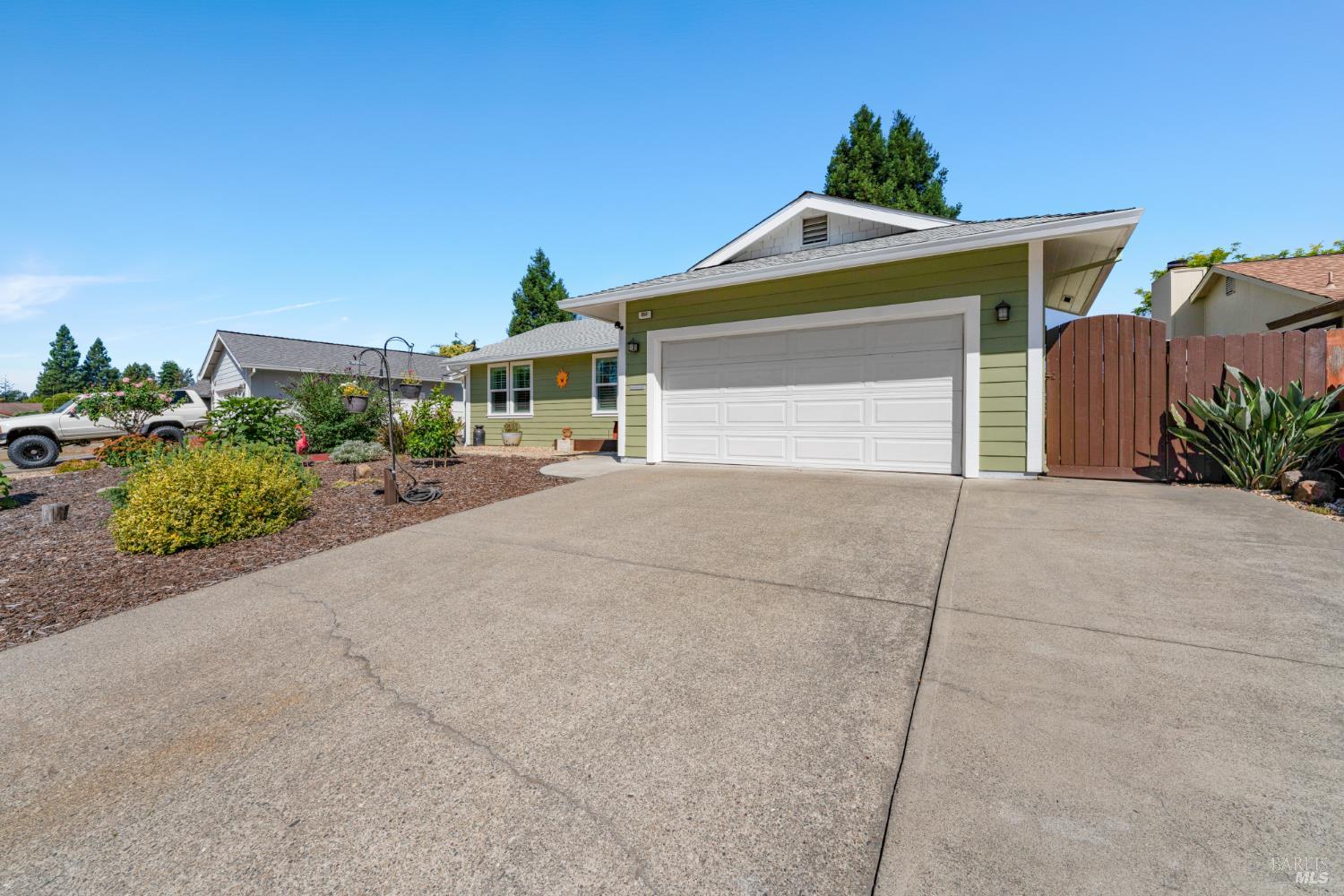 950 Emily Avenue Rohnert Park CA 94928