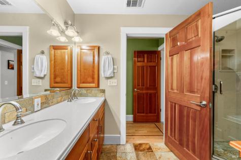 950 Emily Avenue Rohnert Park CA 94928