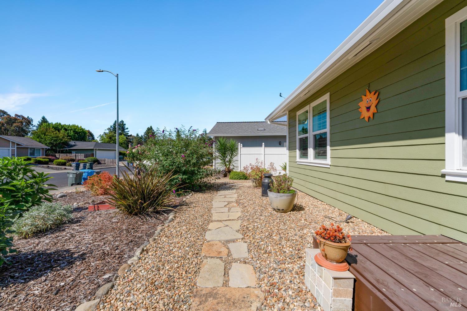 950 Emily Avenue Rohnert Park CA 94928