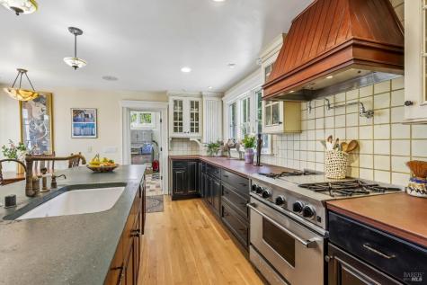 4190 Hessel Road Sebastopol CA 95472