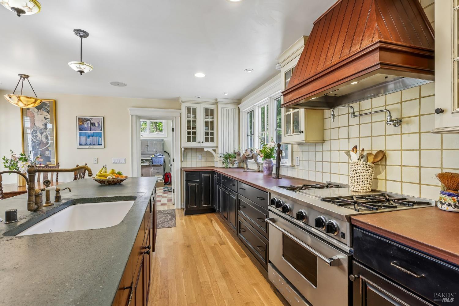 4190 Hessel Road Sebastopol CA 95472
