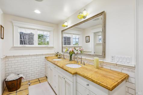 4190 Hessel Road Sebastopol CA 95472