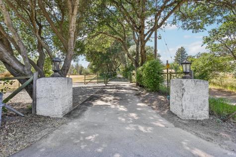 4190 Hessel Road Sebastopol CA 95472