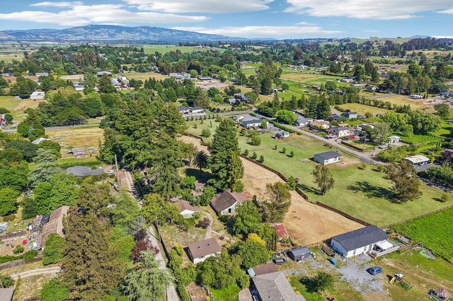 4190 Hessel Road Sebastopol CA 95472