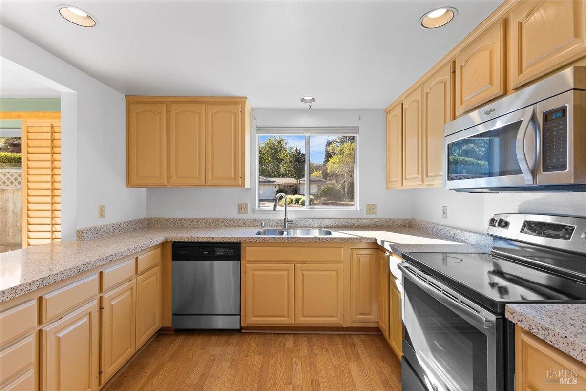 6 Glengreen Street Santa Rosa CA 95409