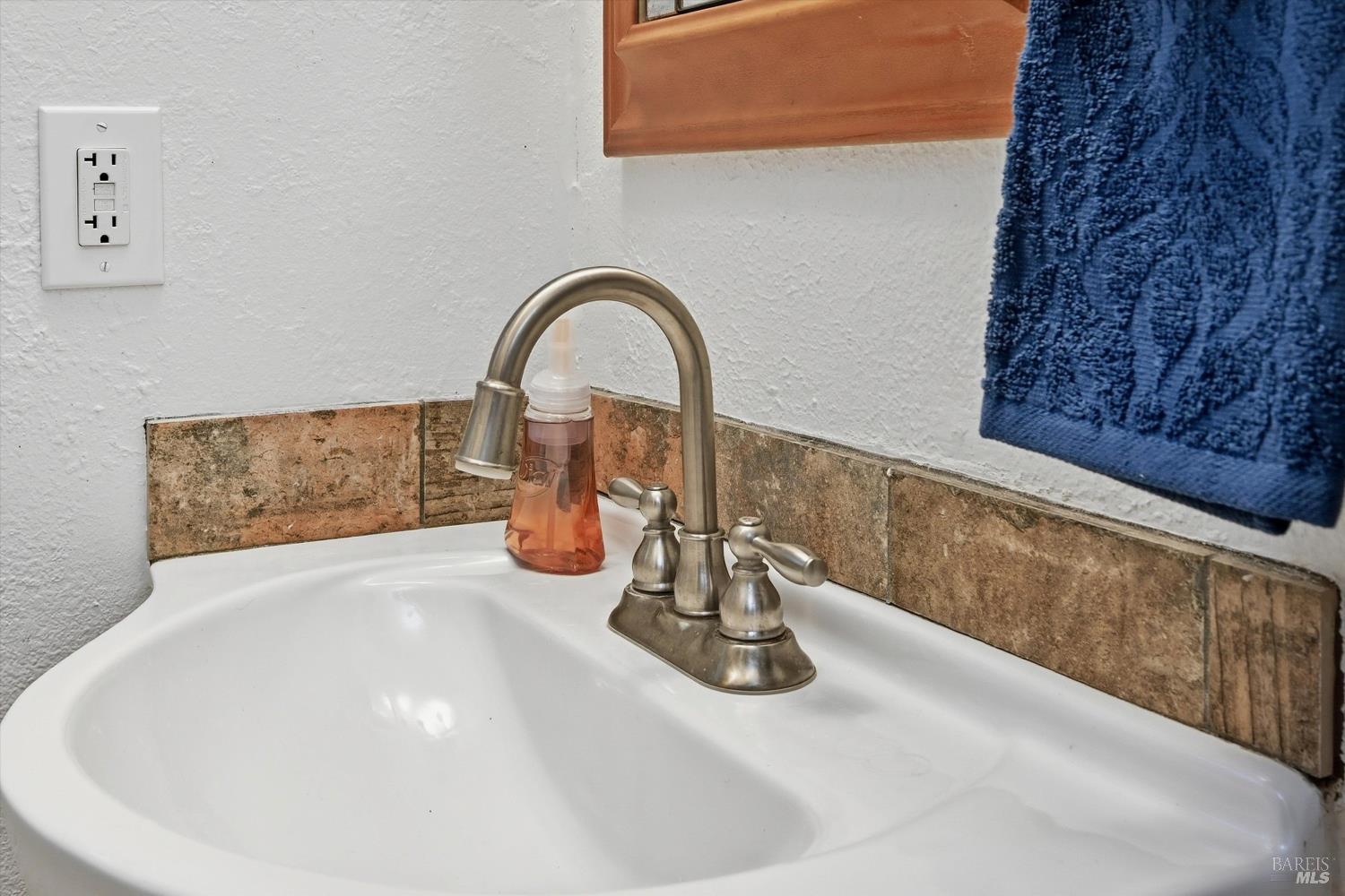 6025 Front Street Clearlake CA 95422