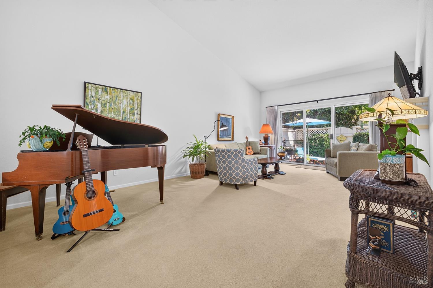 153 White Oak Drive Santa Rosa CA 95409