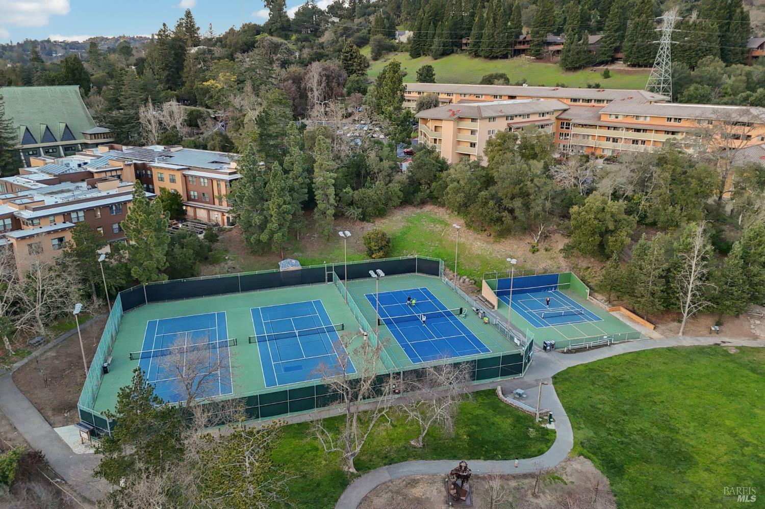 85 La Encinal Orinda CA 94563