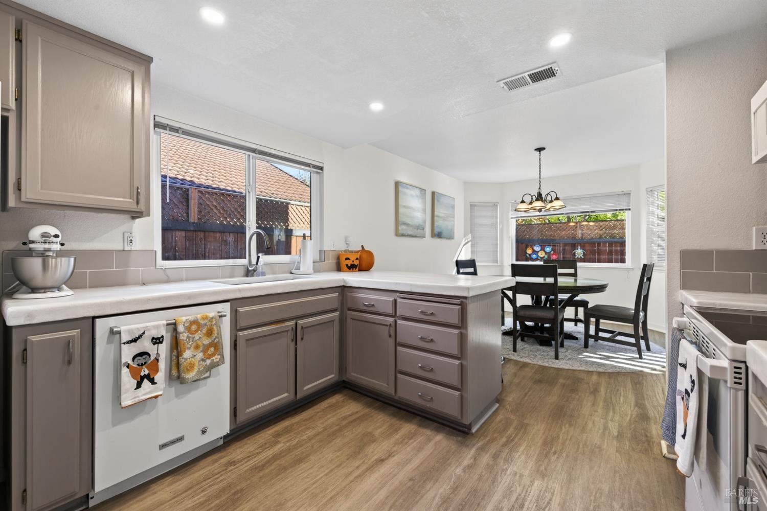 1188 Comalli Street Santa Rosa CA 95407