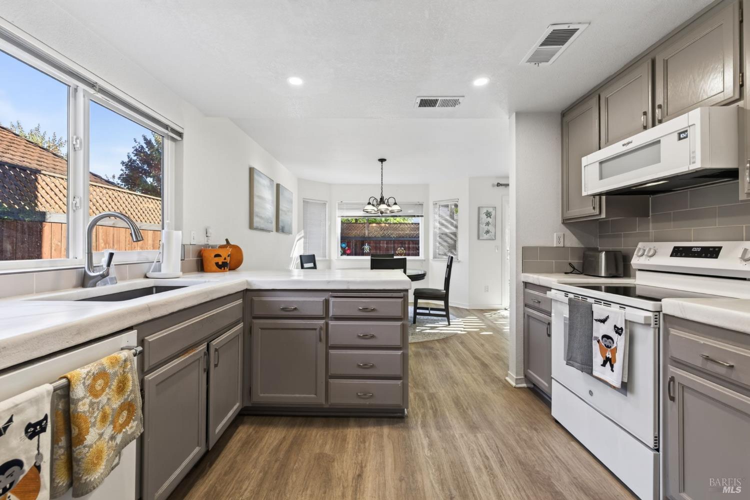 1188 Comalli Street Santa Rosa CA 95407