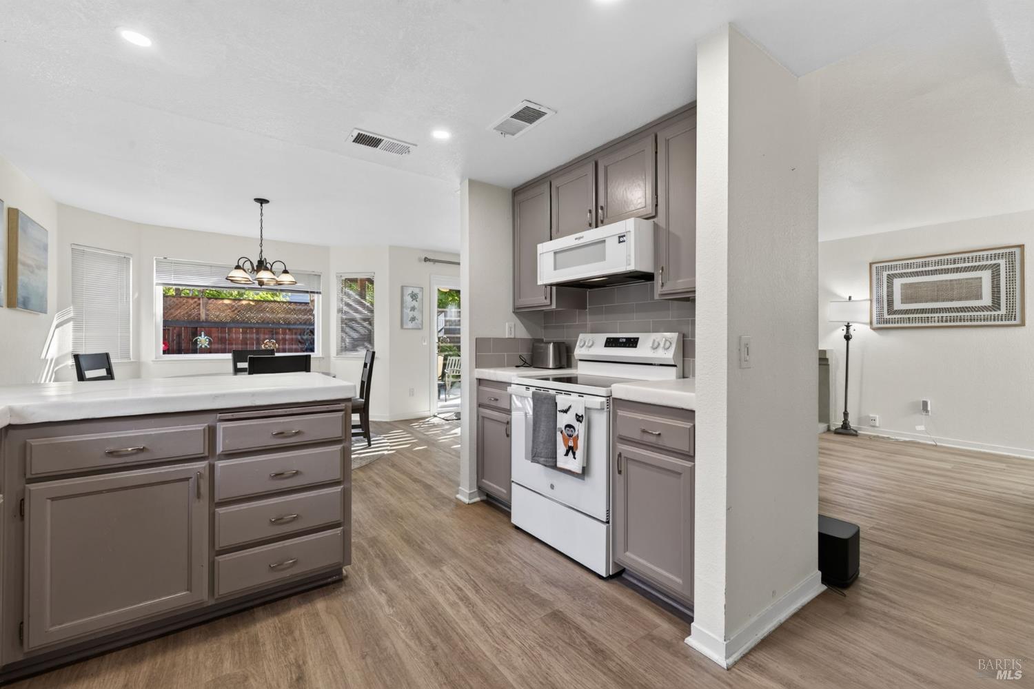 1188 Comalli Street Santa Rosa CA 95407