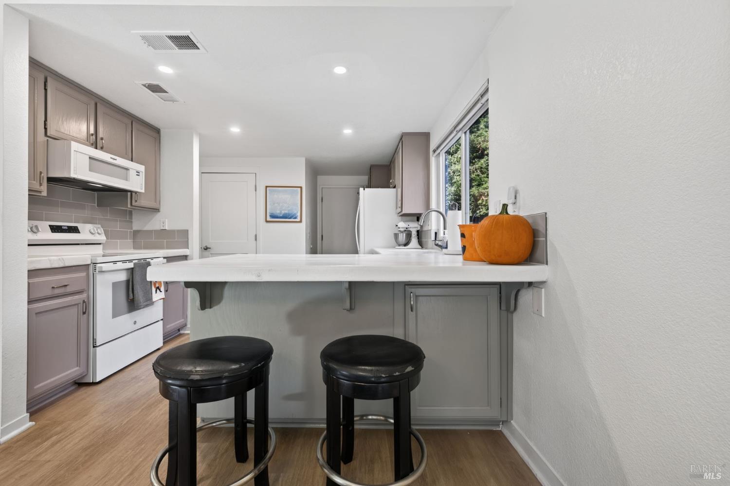 1188 Comalli Street Santa Rosa CA 95407