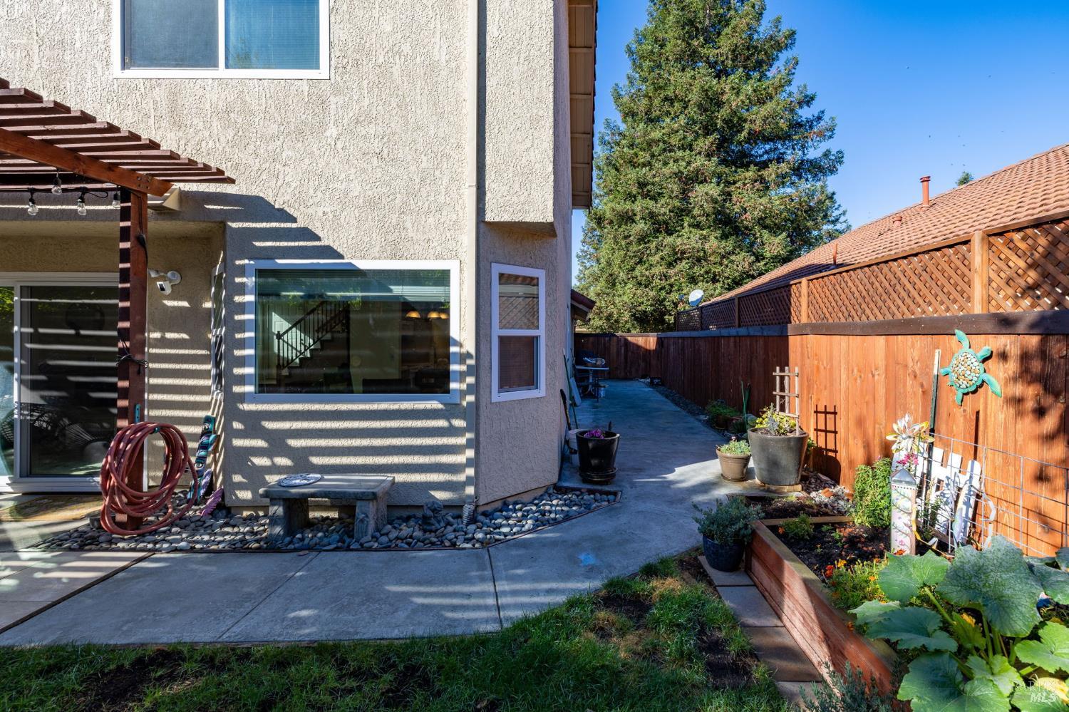 1188 Comalli Street Santa Rosa CA 95407