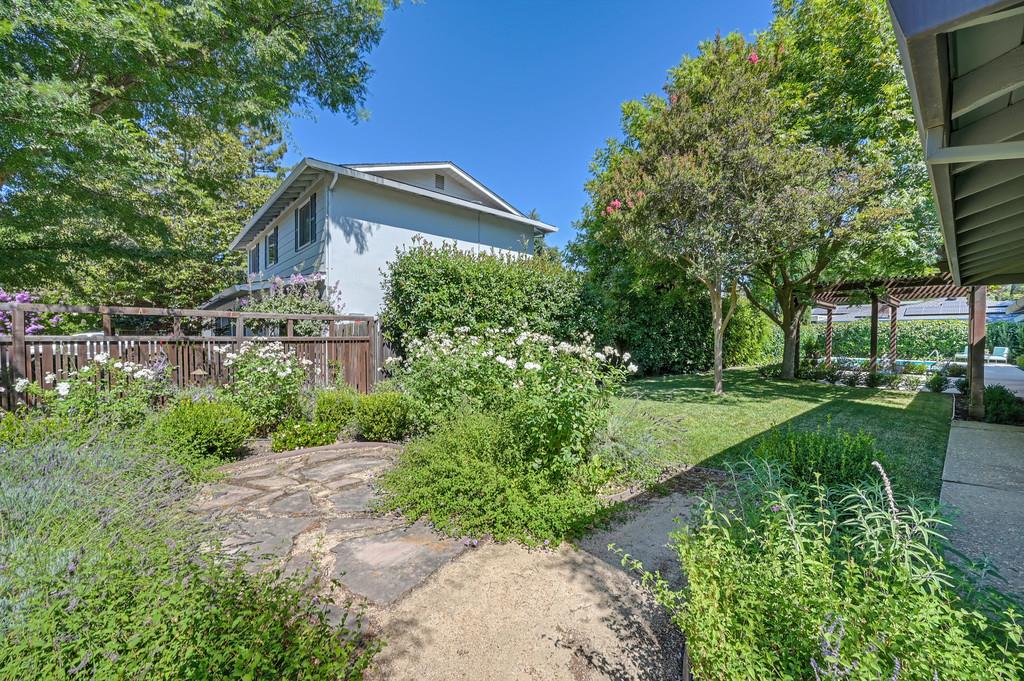 605 Cleveland Street Davis CA 95616