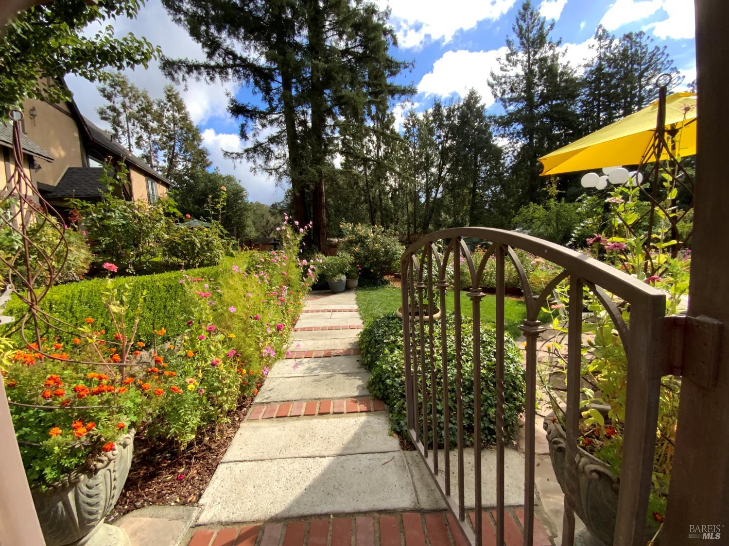 4038 E 3rd Avenue Napa CA 94558