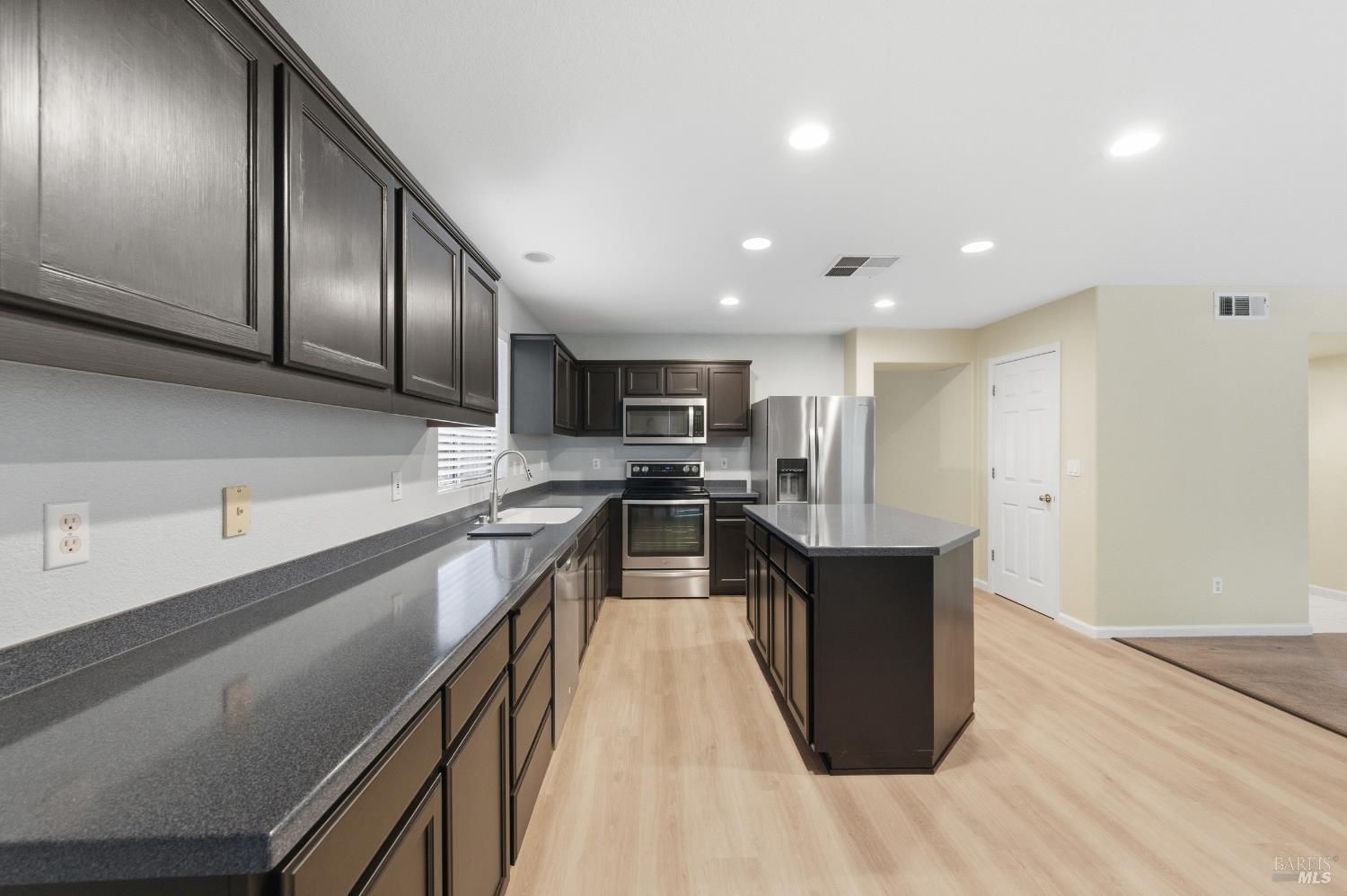 4595 Avondale Circle Fairfield CA 94533