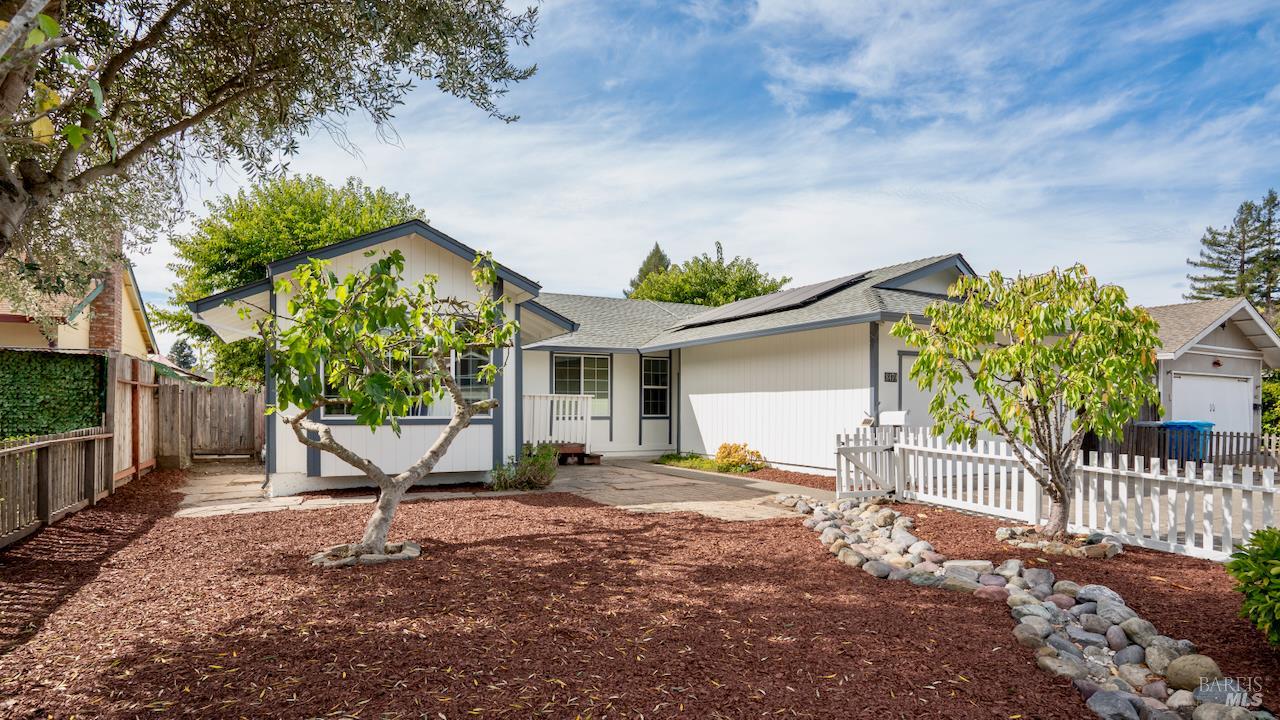 8479 Lakewood Avenue Cotati CA 94931