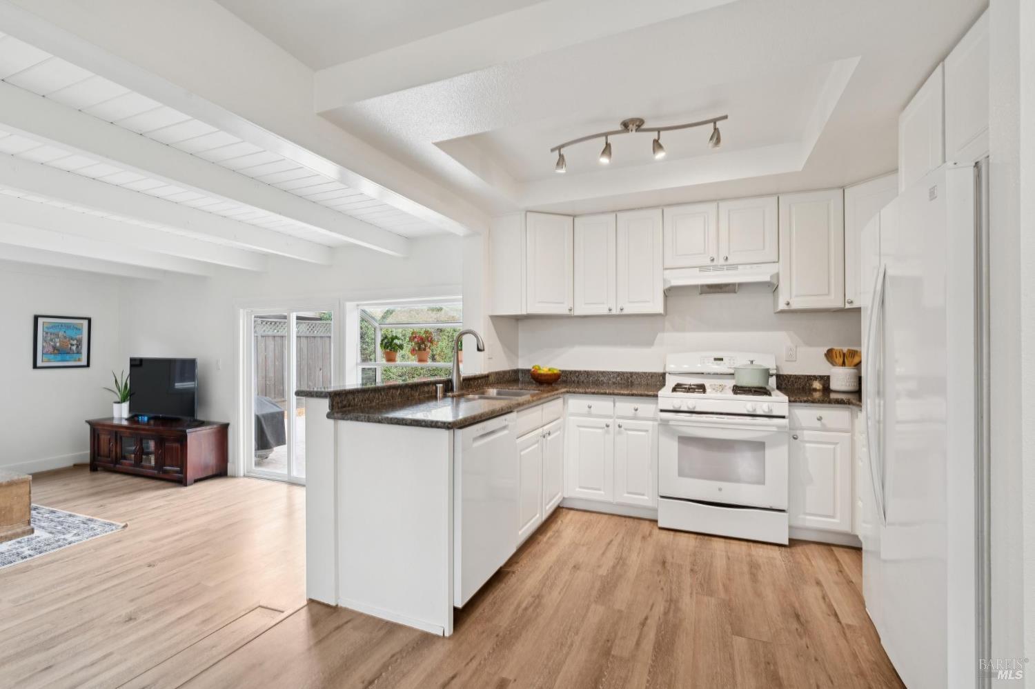 1276 Beechwood Drive Petaluma CA 94954