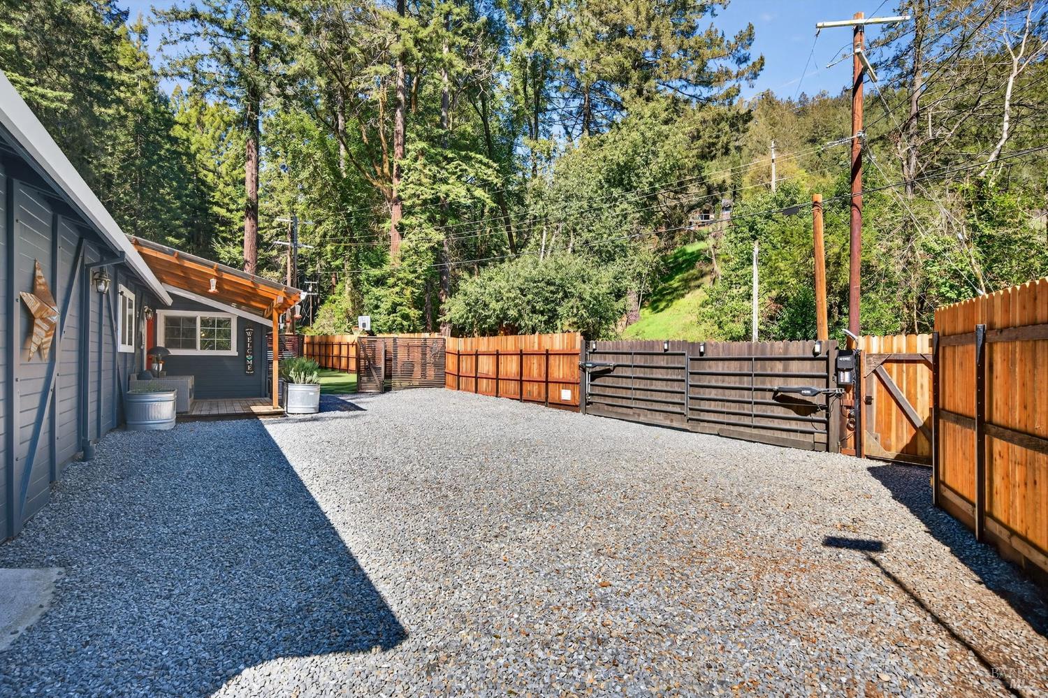 11207 Vellutini Road Forestville CA 95436