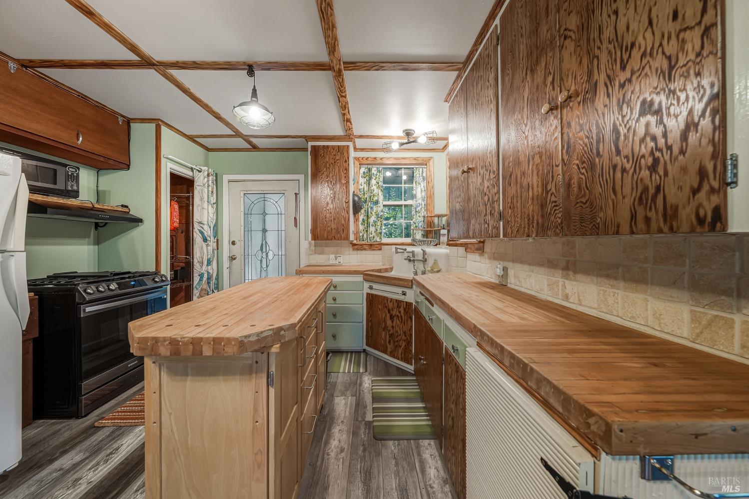 16179 Madrone Boulevard Cobb CA 95426