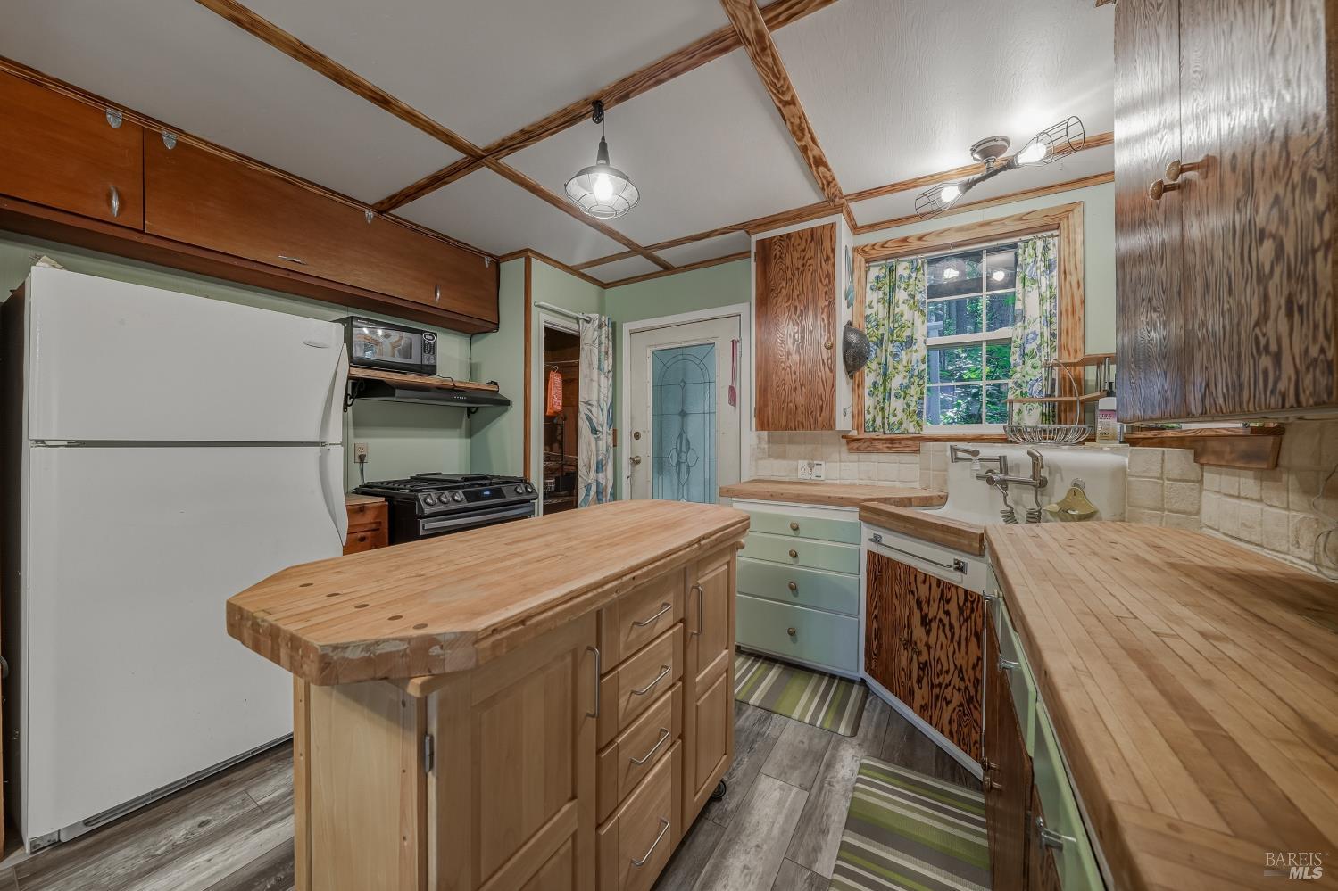 16179 Madrone Boulevard Cobb CA 95426