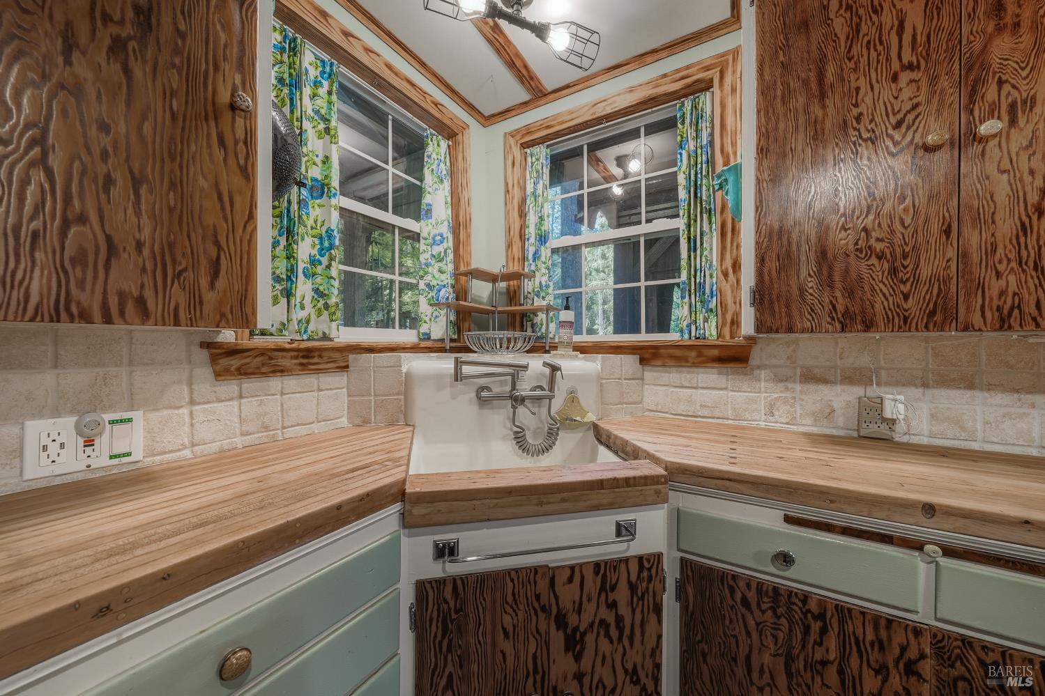 16179 Madrone Boulevard Cobb CA 95426