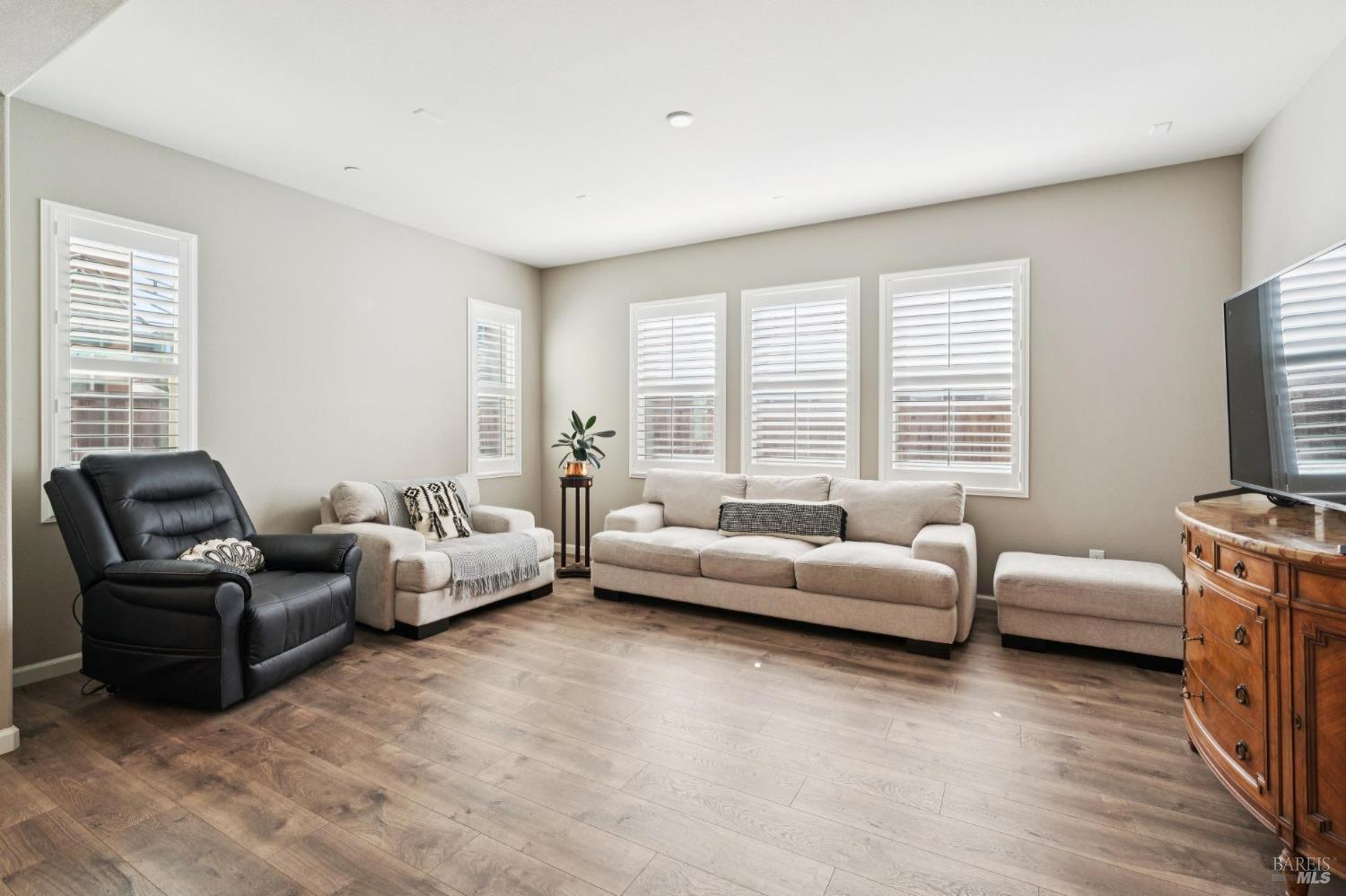 1525 Keats Place Rohnert Park CA 94928