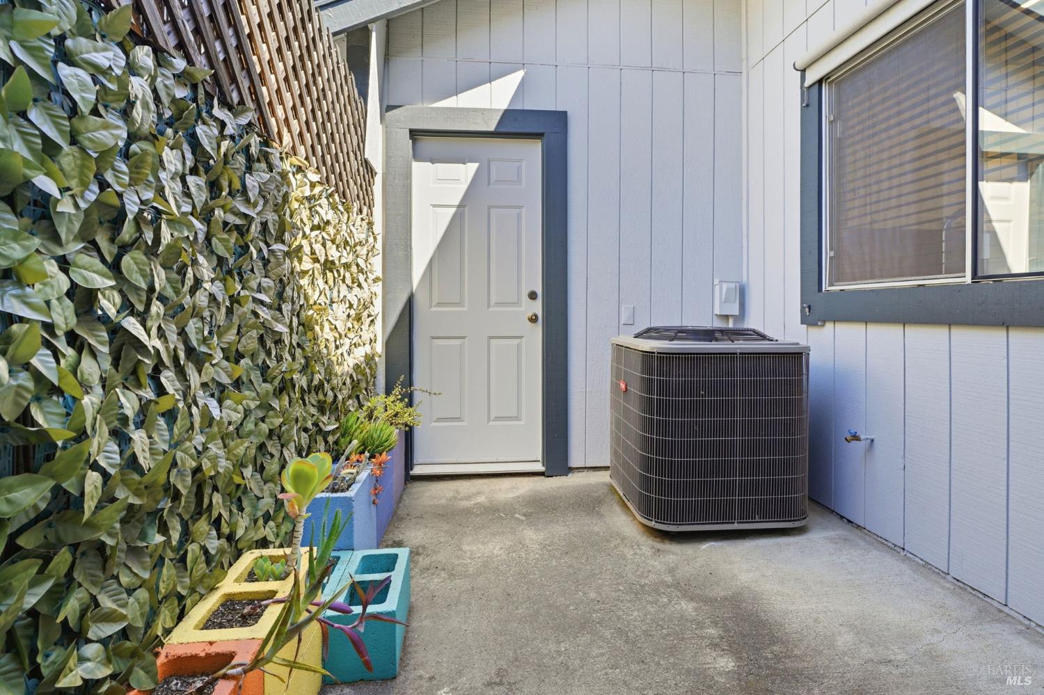 2044 Pinercrest Drive Santa Rosa CA 95403