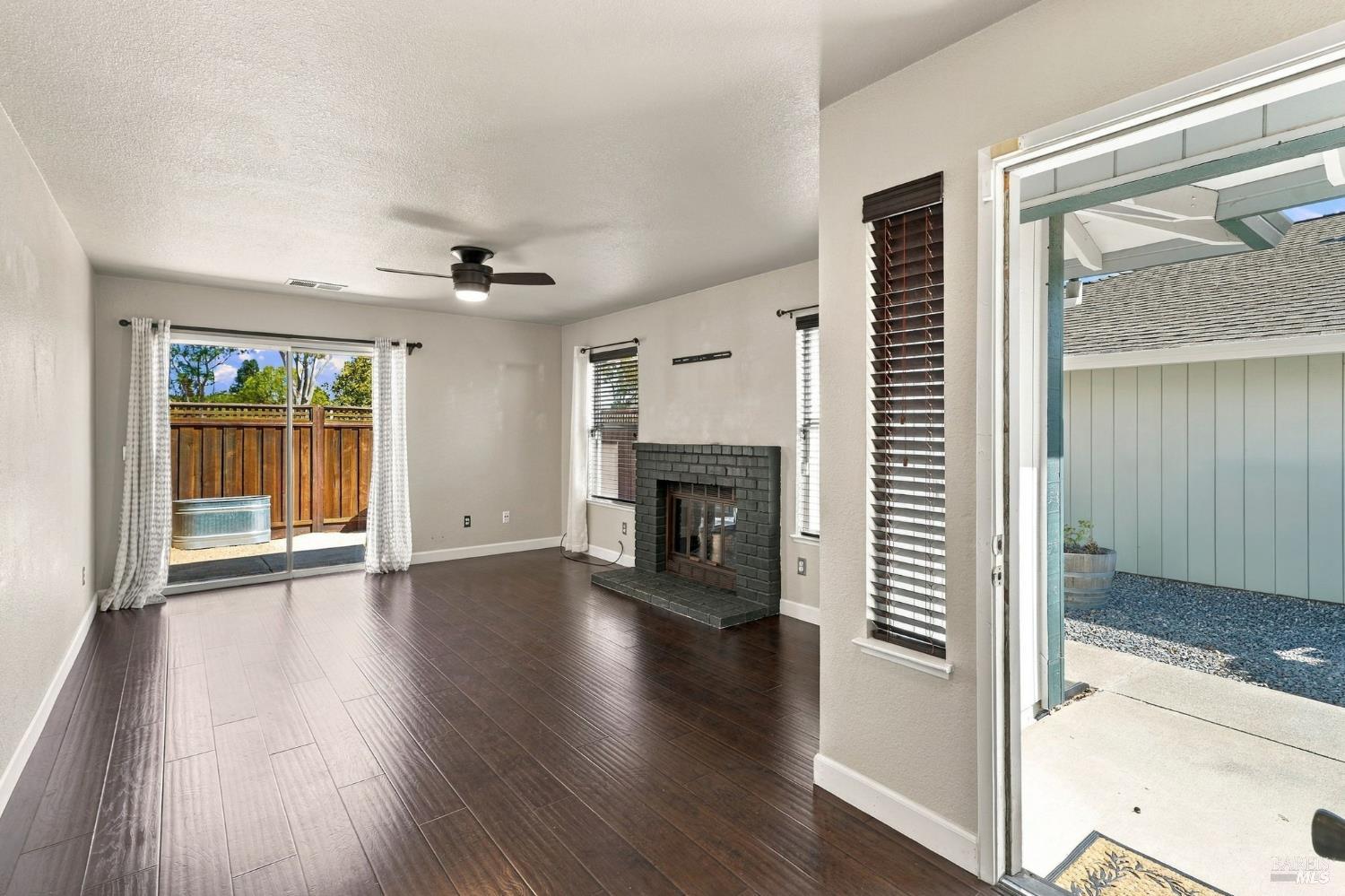 2044 Pinercrest Drive Santa Rosa CA 95403