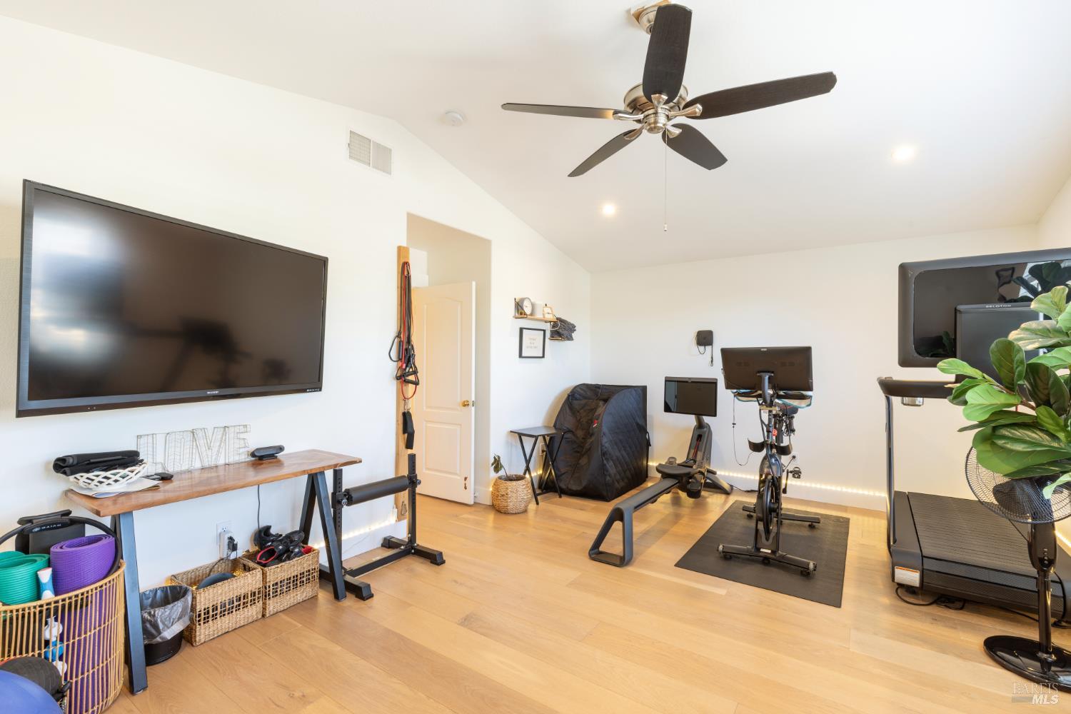 9119 Saint James Place Windsor CA 95492