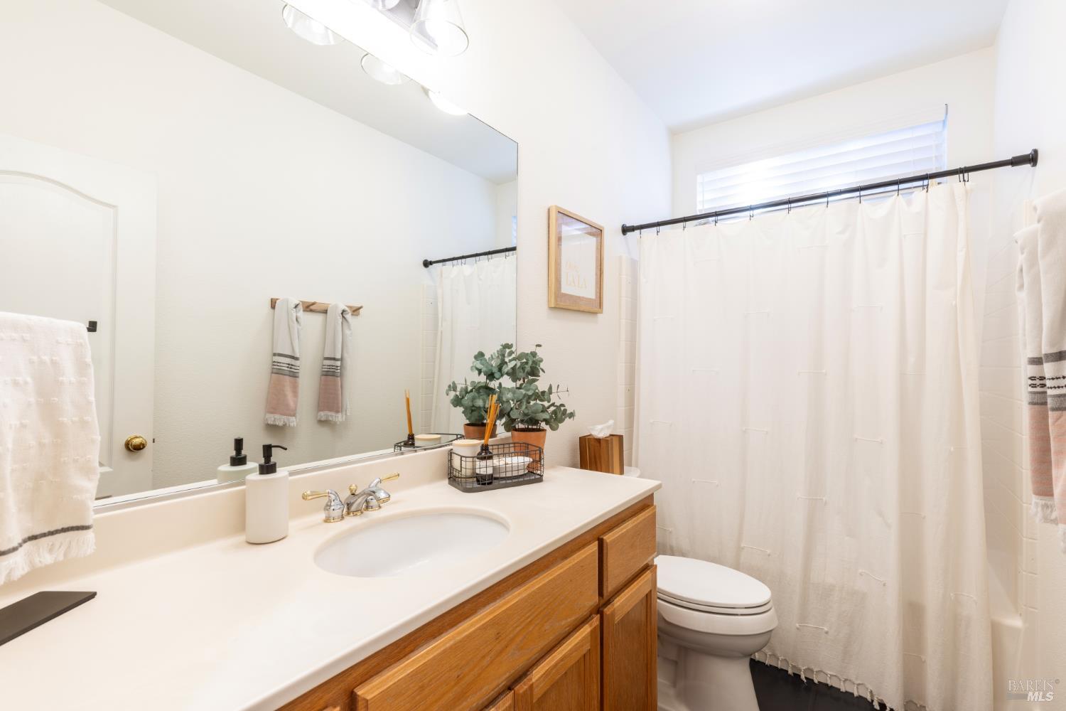9119 Saint James Place Windsor CA 95492