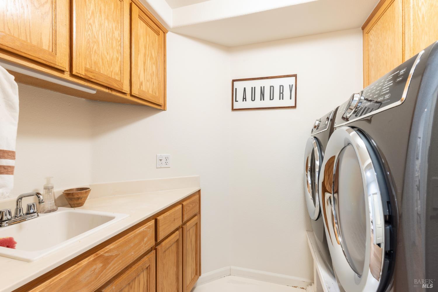 9119 Saint James Place Windsor CA 95492