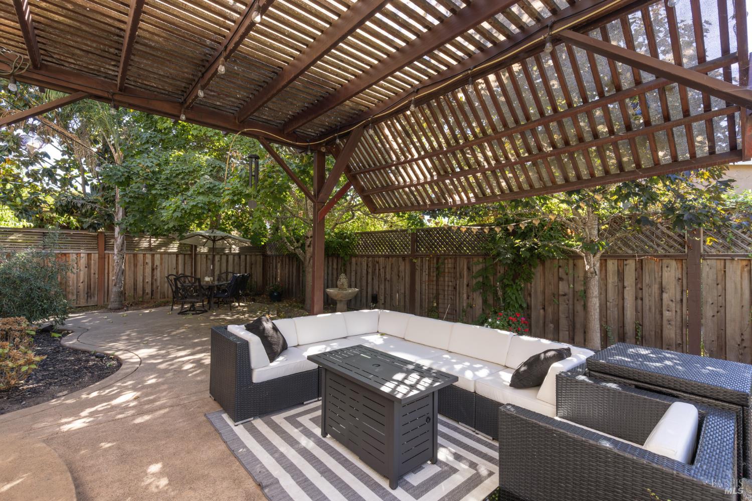 9119 Saint James Place Windsor CA 95492