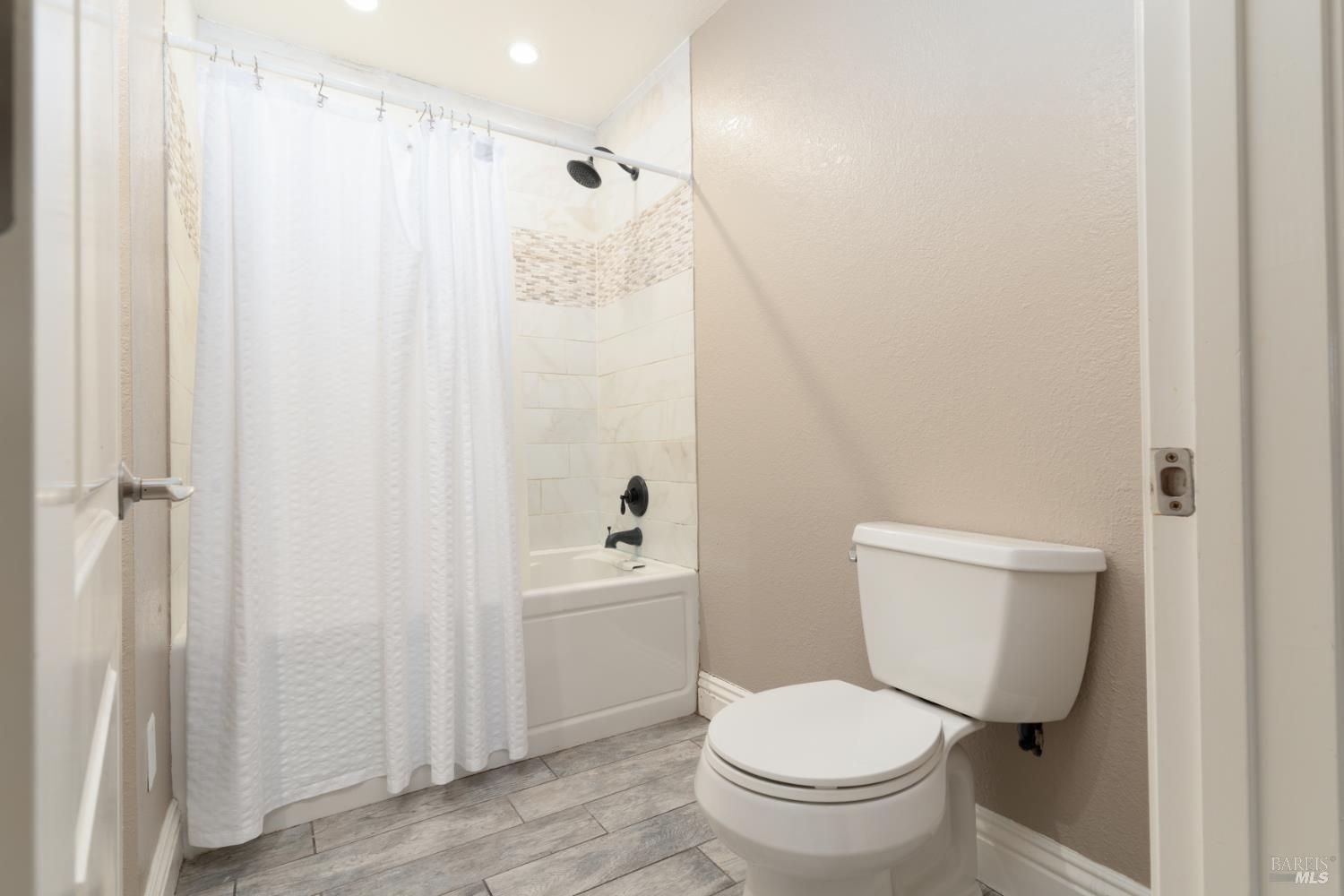 103 Thompson Avenue Ukiah CA 95482