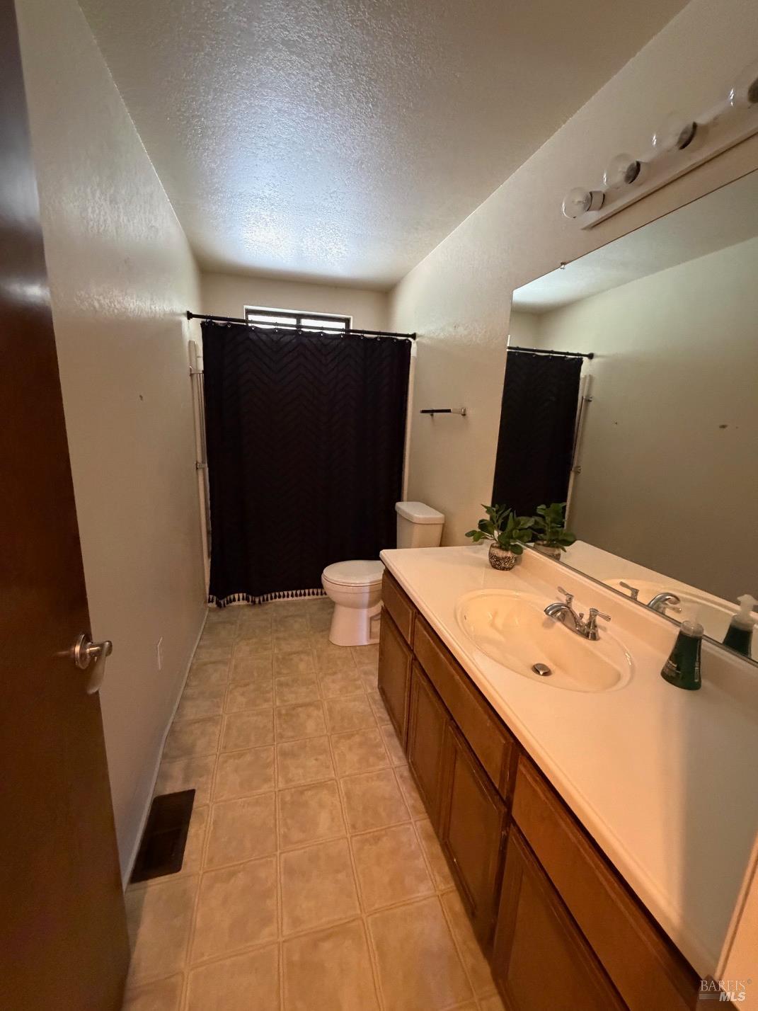 19902 Mountain Meadow N Hidden Valley Lake CA 95467