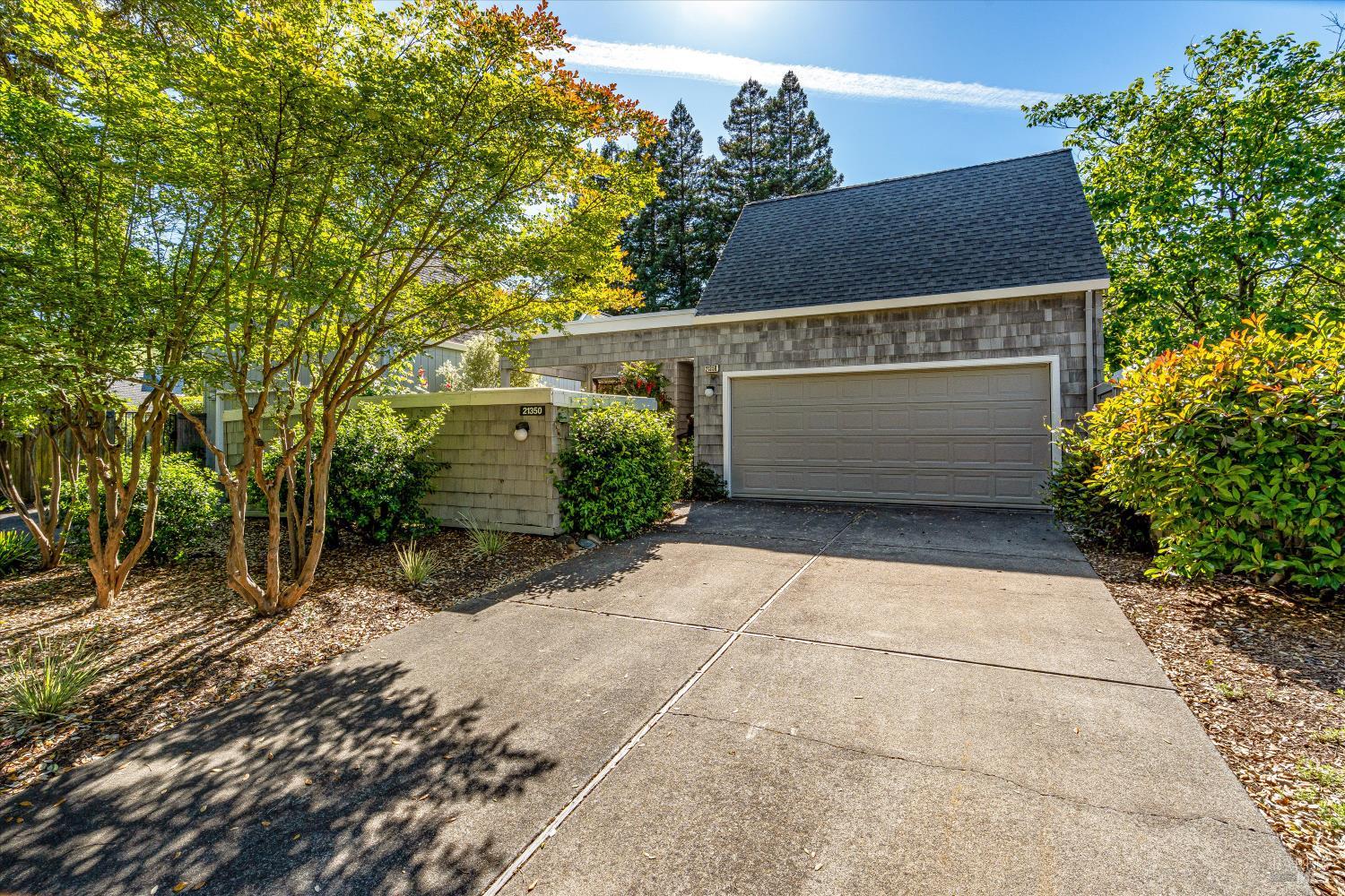 21350 Via Colombard Sonoma CA 95476