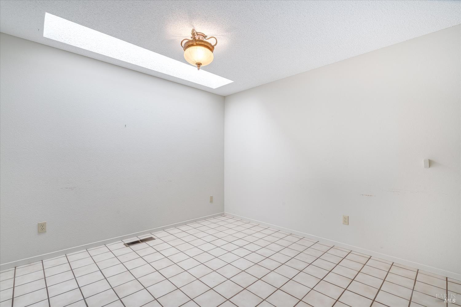 21350 Via Colombard Sonoma CA 95476