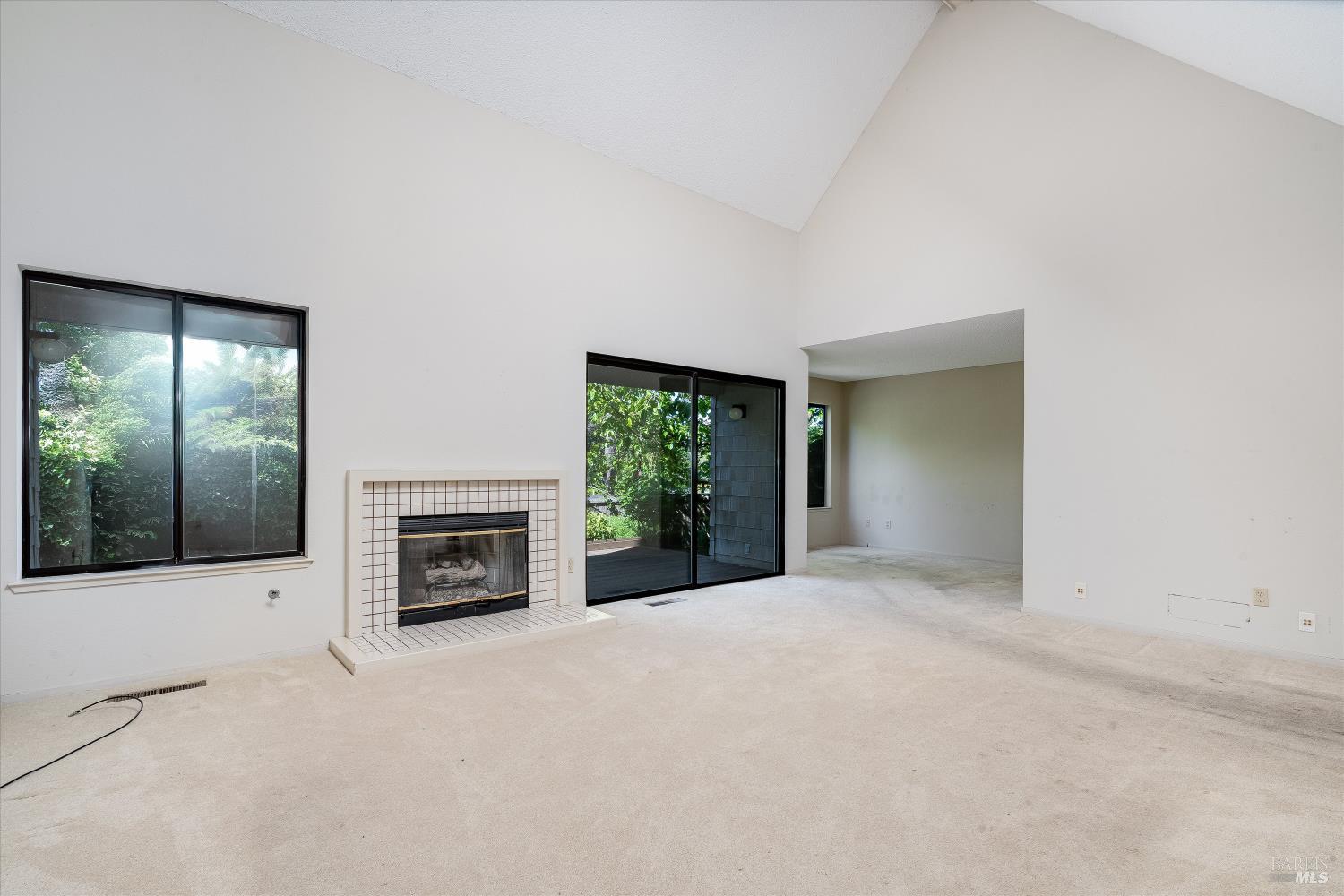 21350 Via Colombard Sonoma CA 95476