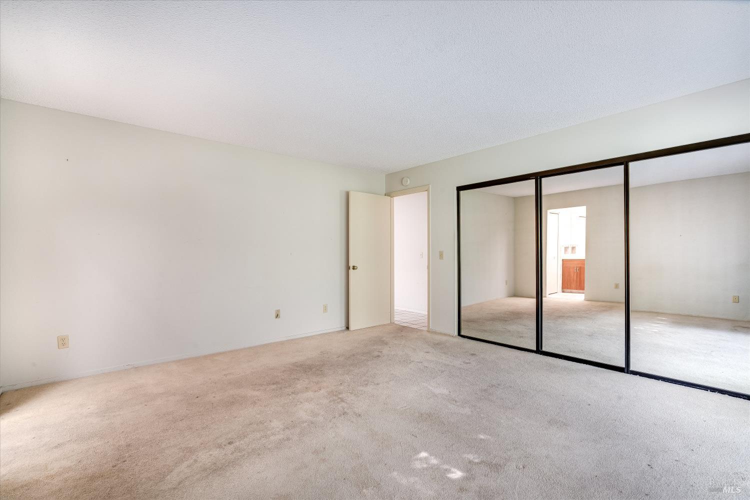 21350 Via Colombard Sonoma CA 95476
