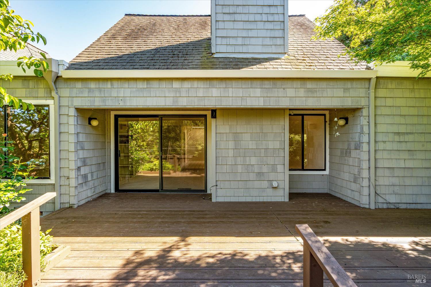 21350 Via Colombard Sonoma CA 95476