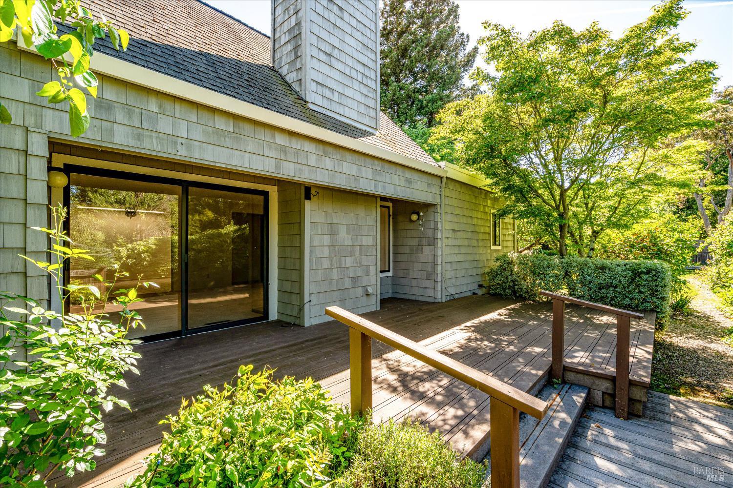 21350 Via Colombard Sonoma CA 95476