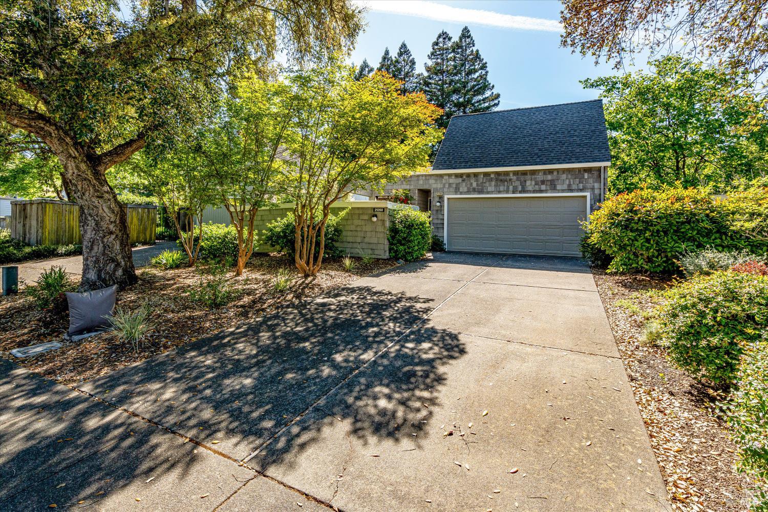 21350 Via Colombard Sonoma CA 95476