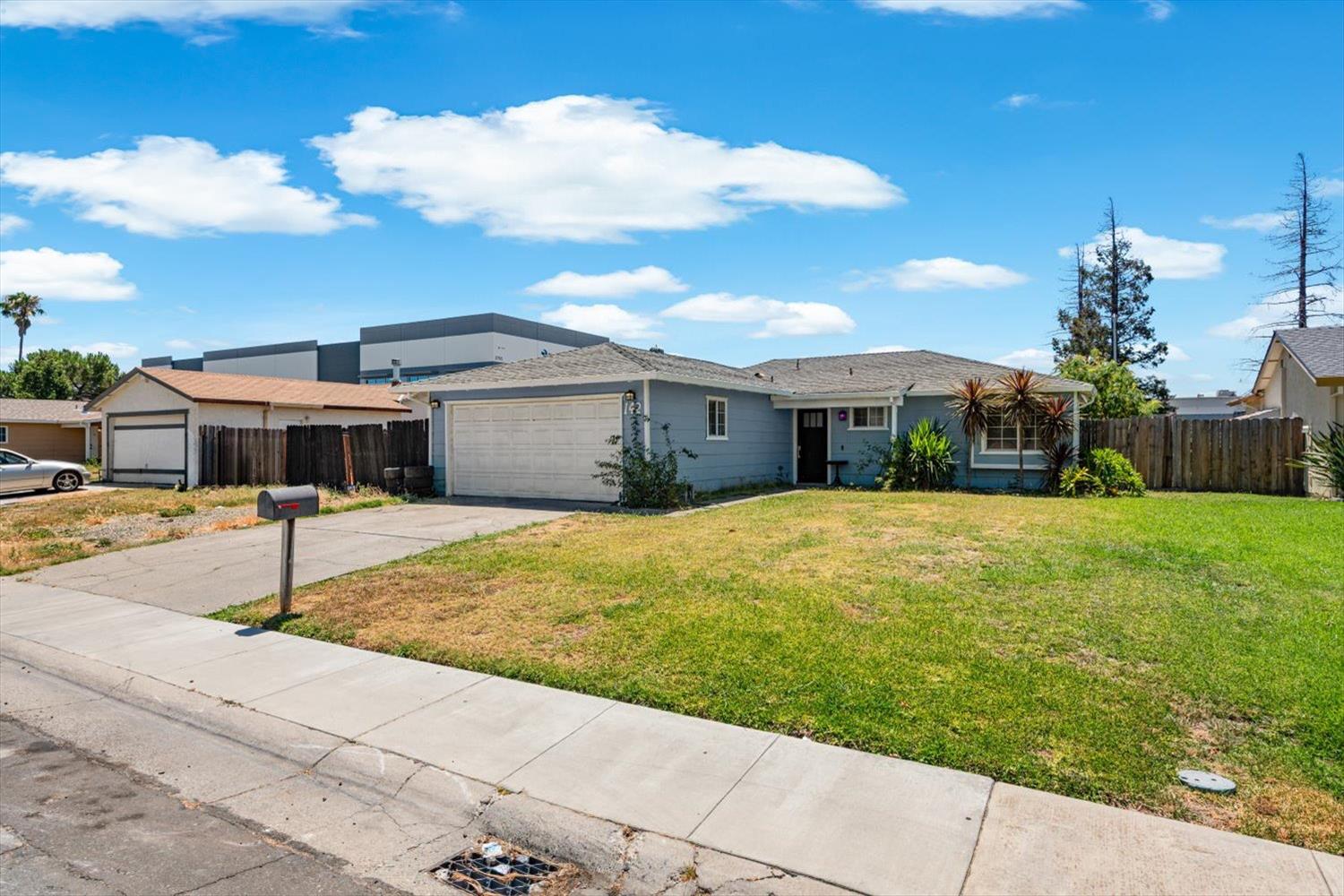142 Estes Way Sacramento CA 95838