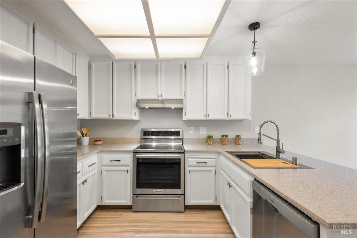 566 March Avenue Healdsburg CA 95448