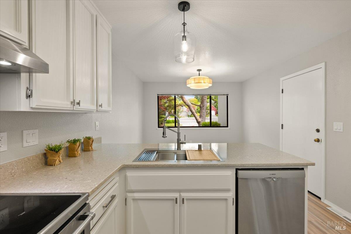 566 March Avenue Healdsburg CA 95448